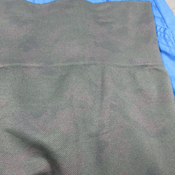 Maurices womens gray an purple nylon camo seamless crop leggings S EUC - Picture 4 of 5